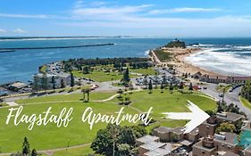 Flagstaff Harbourfront - Nobbys Beach Views